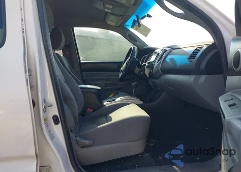 2015 Toyota Tacoma Prerunner V6 z USA, uszkodzony, nr VIN 3TMKU4HN7FM044409